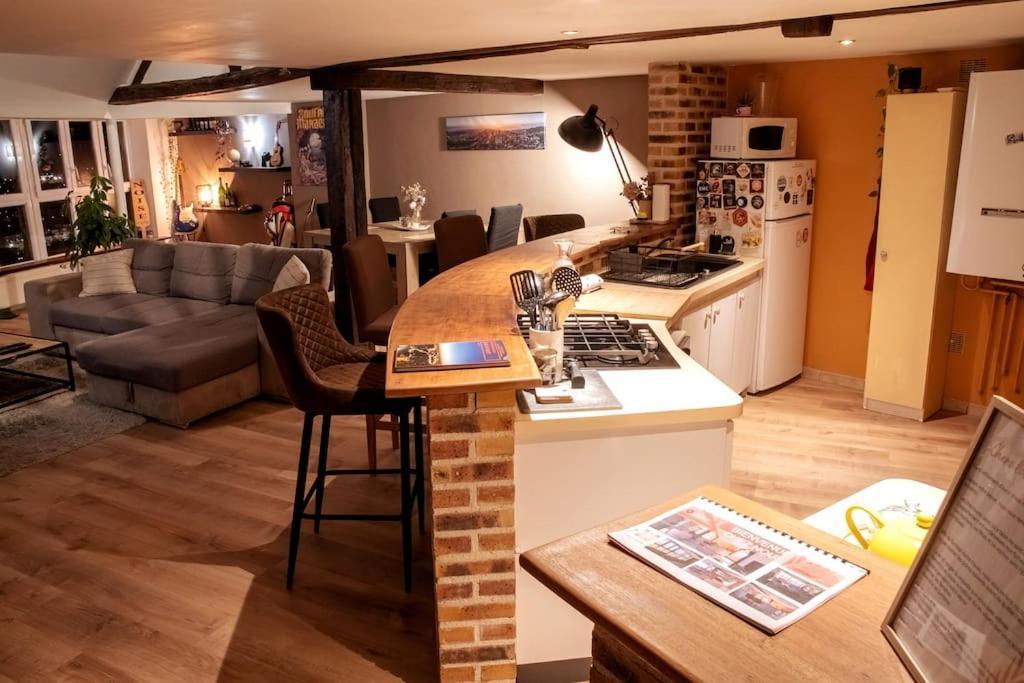 Duplex Atypique Dans La Cite Medievale ラン エクステリア 写真