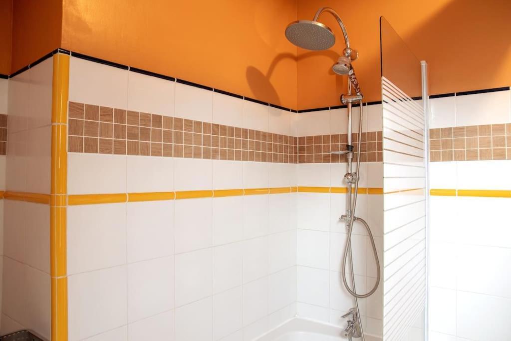 Duplex Atypique Dans La Cite Medievale ラン エクステリア 写真