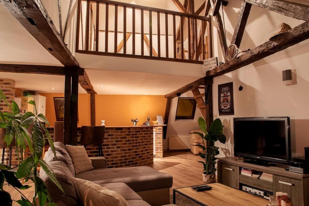 Duplex Atypique Dans La Cite Medievale ラン エクステリア 写真
