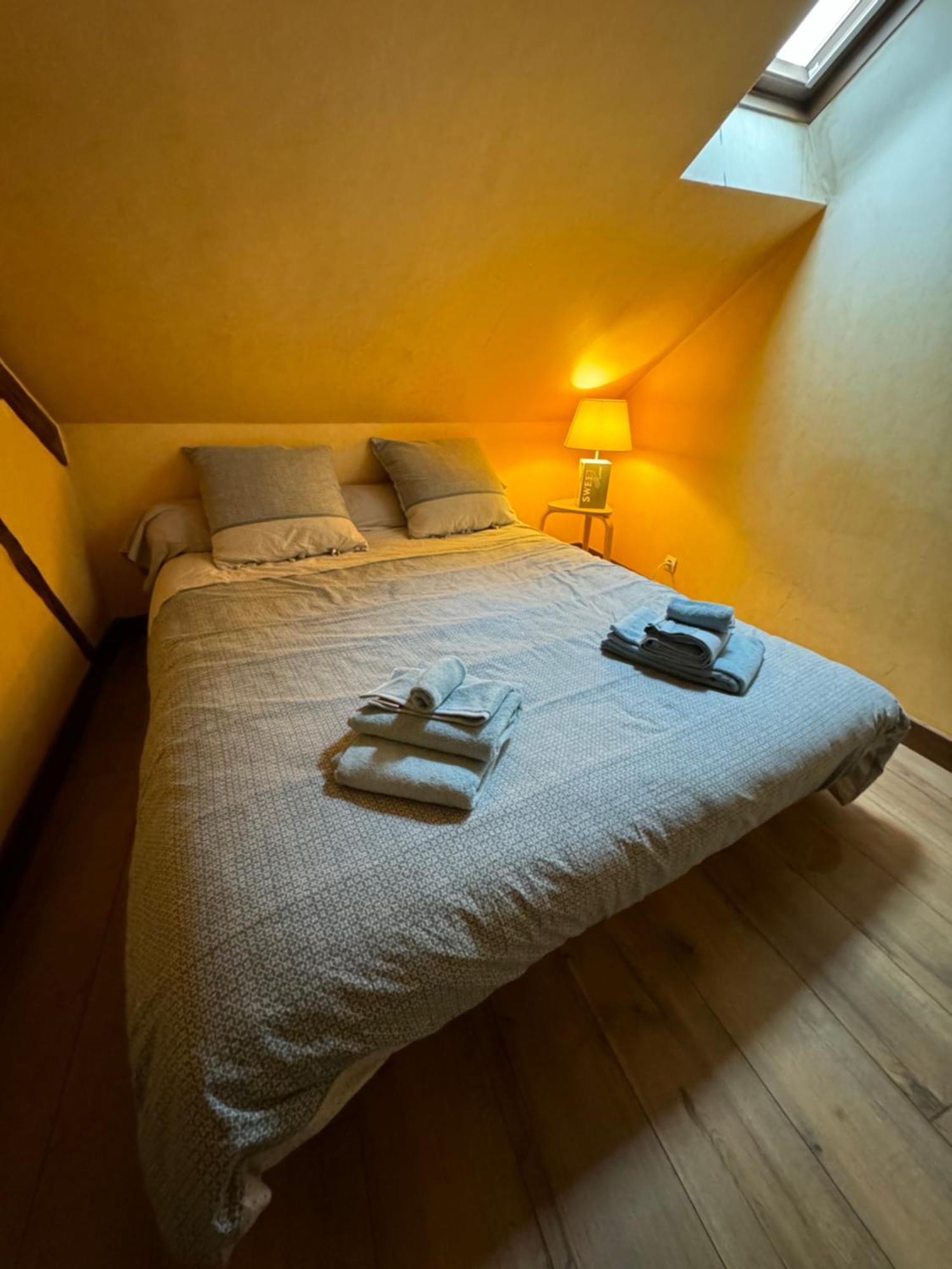 Duplex Atypique Dans La Cite Medievale ラン エクステリア 写真